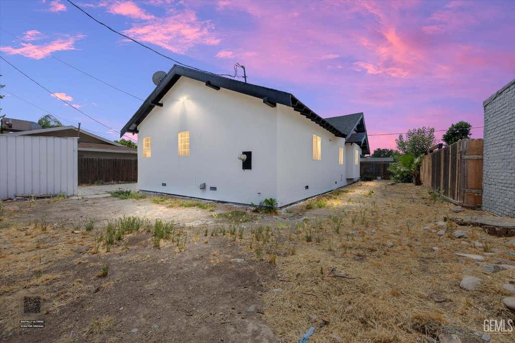Photo of 1920 Cherry Street, Bakersfield, CA 93304 (MLS # 202605823)