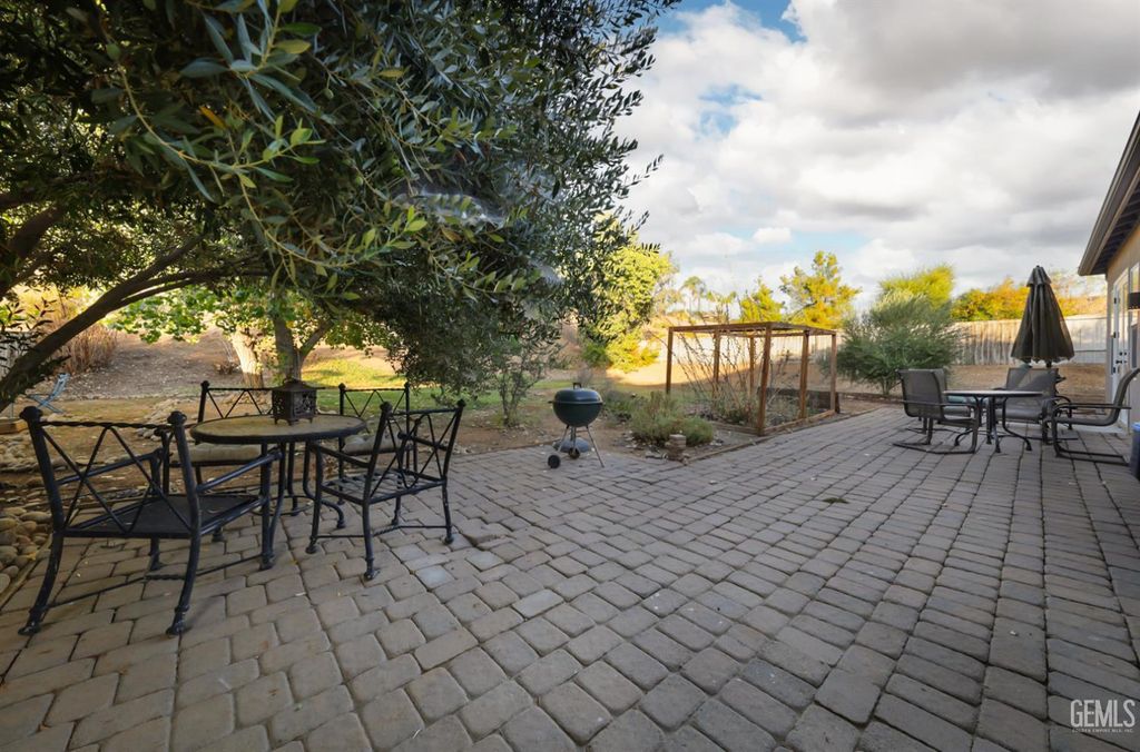 Photo of 13206 Milan Drive, Bakersfield, CA 93306 (MLS # 202511317)