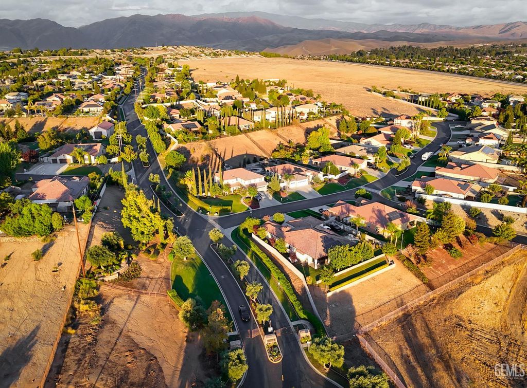 Photo of 13206 Milan Drive, Bakersfield, CA 93306 (MLS # 202511317)