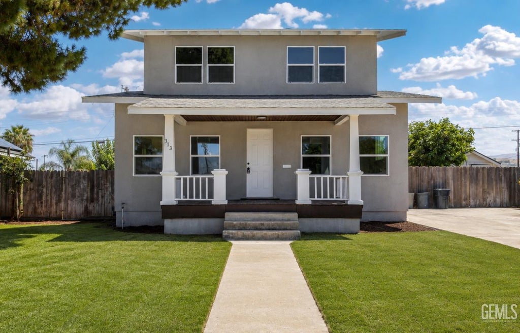Photo of 313 Chevron Place, Taft, CA 93268 (MLS # 202609212)