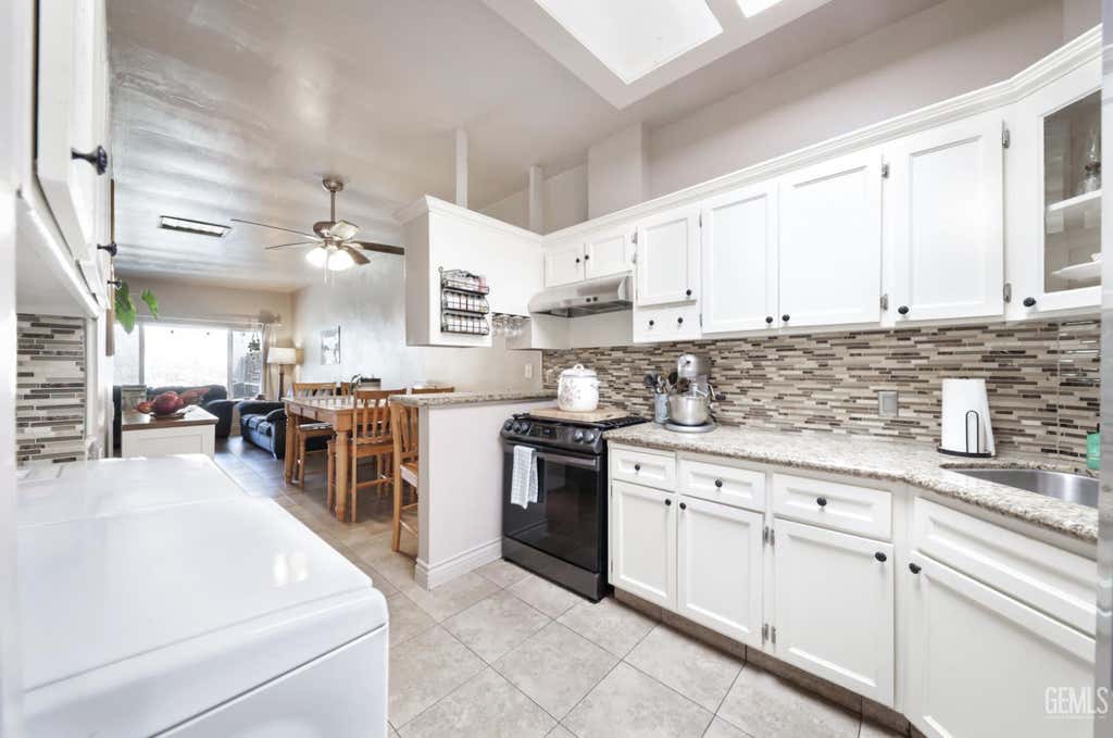 Photo of 3600 Sampson Court #B, Bakersfield, CA 93309 (MLS # 202607956)