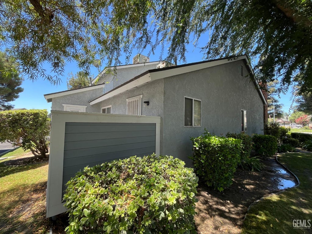 Photo of 2600 Brookside Drive #52, Bakersfield, CA 93311 (MLS # 202607167)