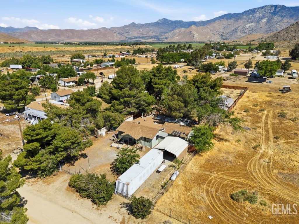 Photo of 15191 Sage Lane, Weldon, CA 93283 (MLS # 202604772)