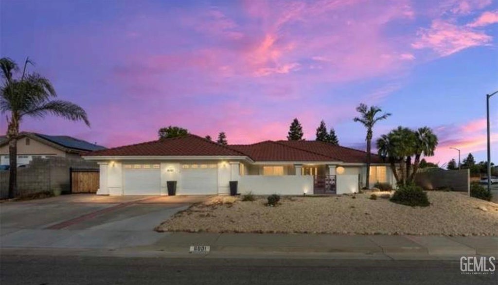 Photo of 6001 Friedson Court, Bakersfield, CA 93306 (MLS # 202610209)