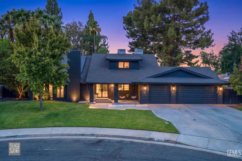 Photo of 7800 De Colores Court, Bakersfield, CA 93309 (MLS # 202609187)