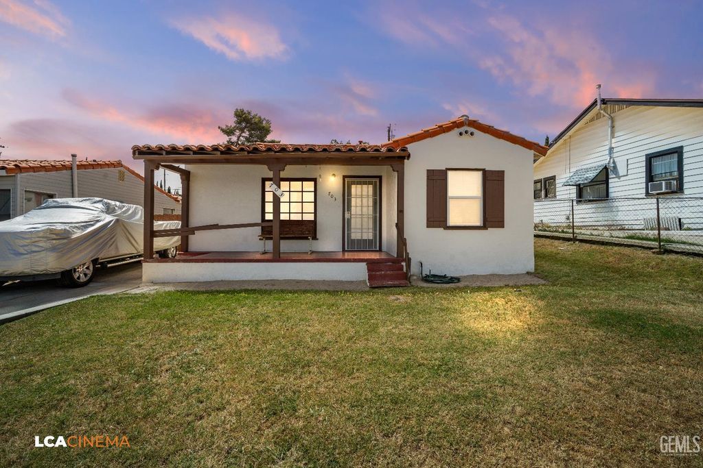 Photo of 703 Philippine Street, Taft, CA 93268 (MLS # 202604154)