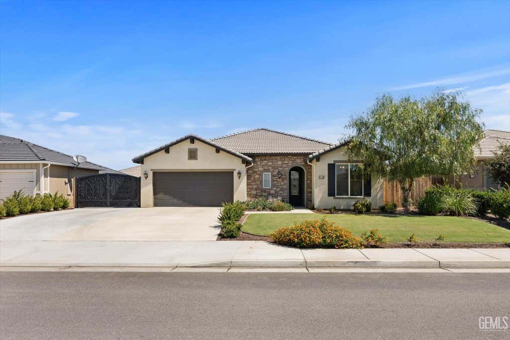 Photo of 11126 Arundel Way, Bakersfield, CA 93311 (MLS # 202607660)