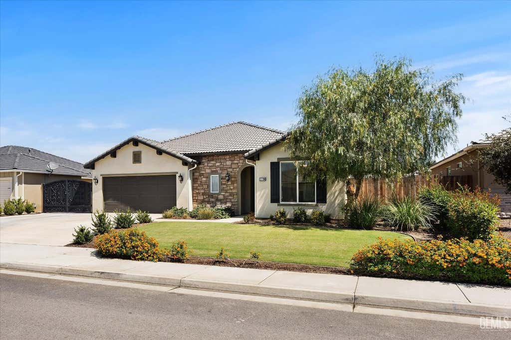 Photo of 11126 Arundel Way, Bakersfield, CA 93311 (MLS # 202607660)