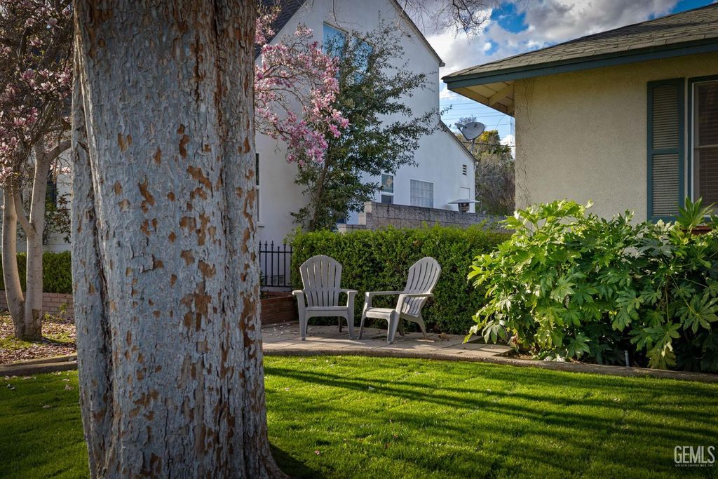 Photo of 2605 Beech Street, Bakersfield, CA 93301 (MLS # 202601794)