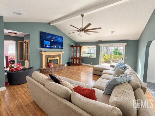 Photo of 1621 N Maple Street, Visalia, CA 93292 (MLS # 202610355)