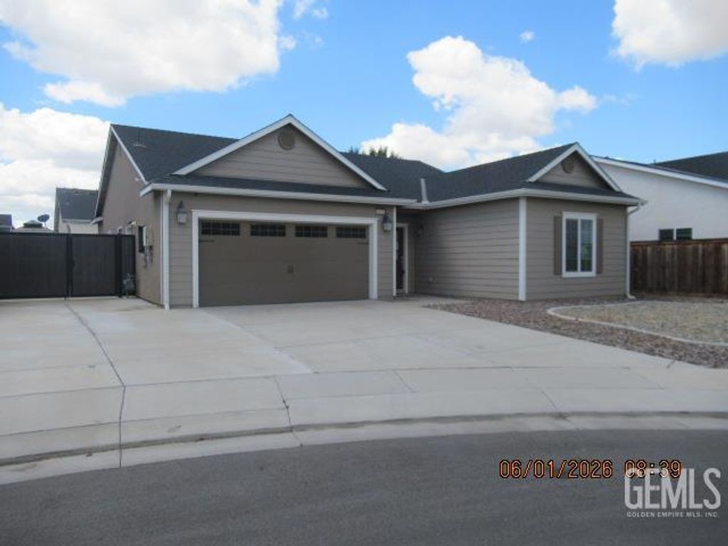 Photo of 9029 Brook Shadow Way, Shafter, CA 93263 (MLS # 202605875)