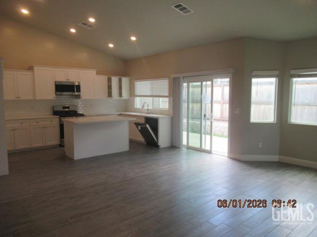 Photo of 9029 Brook Shadow Way, Shafter, CA 93263 (MLS # 202605875)