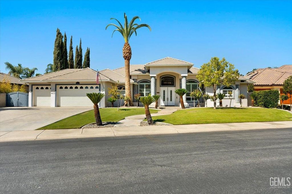 Photo of 4615 Islands Drive, Bakersfield, CA 93312 (MLS # 202510526)