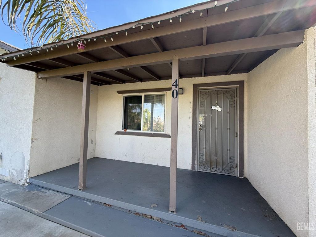 Photo of 40 Sterling Road, Bakersfield, CA 93307 (MLS # 202602772)