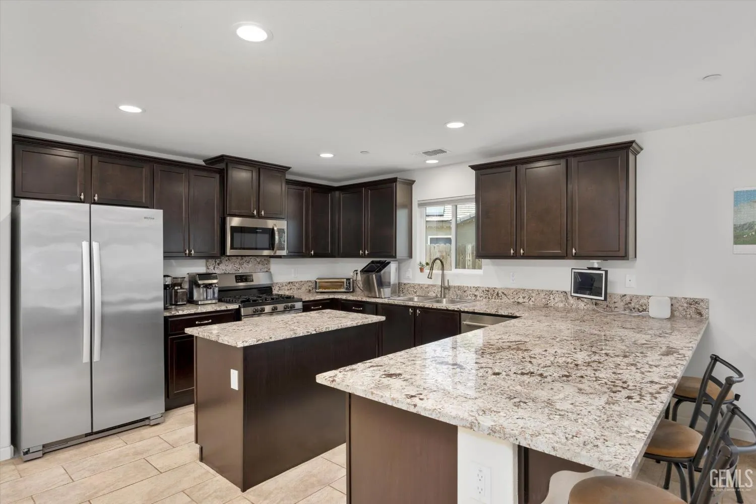 Bakersfield, California 93313, United States, 4 Bedrooms Bedrooms, ,2 BathroomsBathrooms,Residential,Active,146953