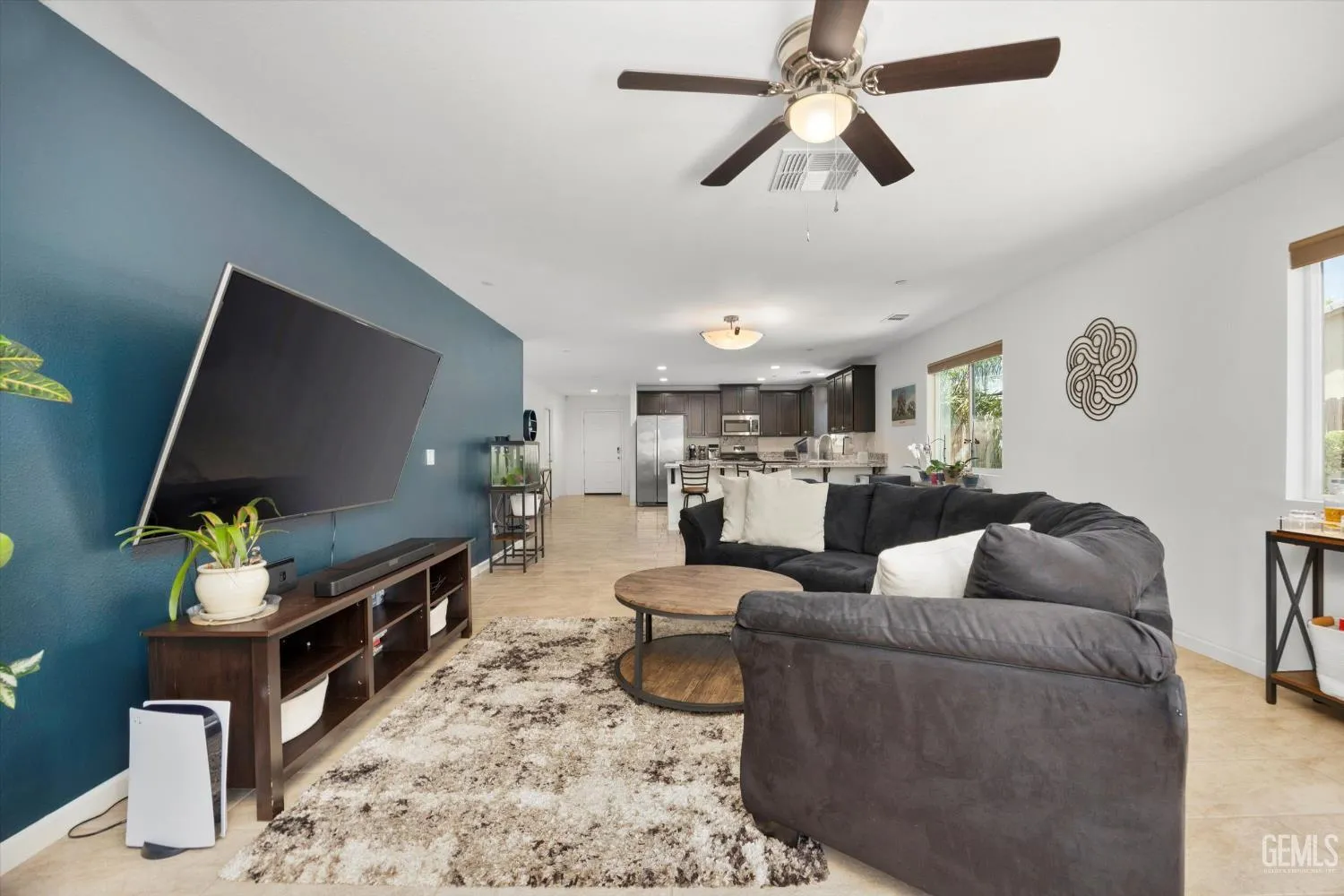 Bakersfield, California 93313, United States, 4 Bedrooms Bedrooms, ,2 BathroomsBathrooms,Residential,Active,146953