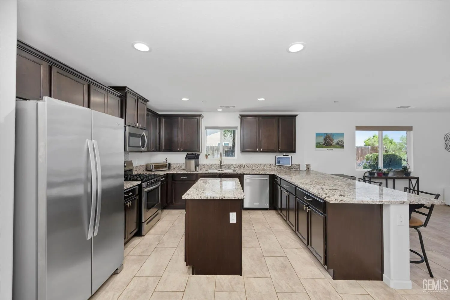 Bakersfield, California 93313, United States, 4 Bedrooms Bedrooms, ,2 BathroomsBathrooms,Residential,Active,146953