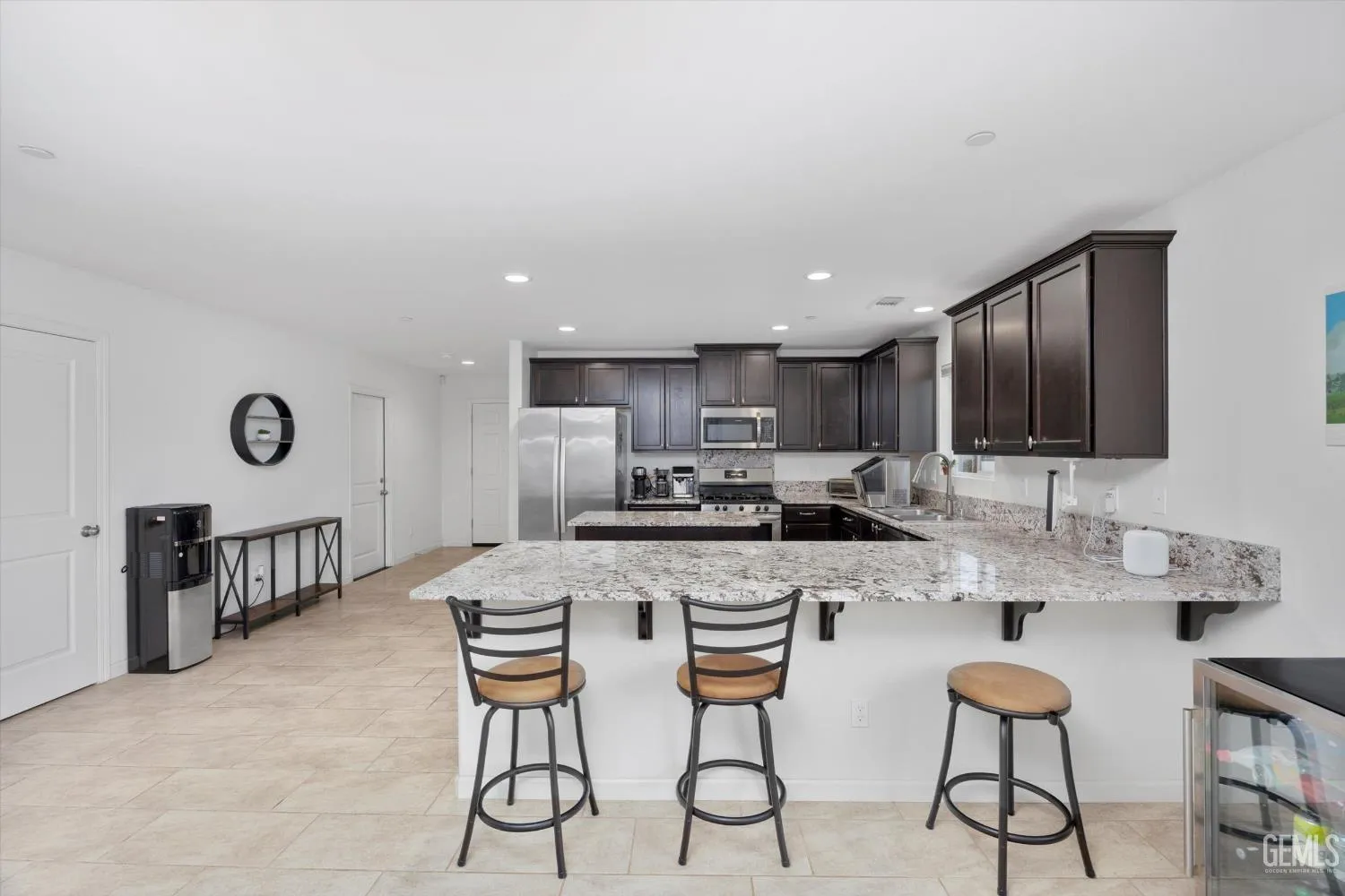 Bakersfield, California 93313, United States, 4 Bedrooms Bedrooms, ,2 BathroomsBathrooms,Residential,Active,146953