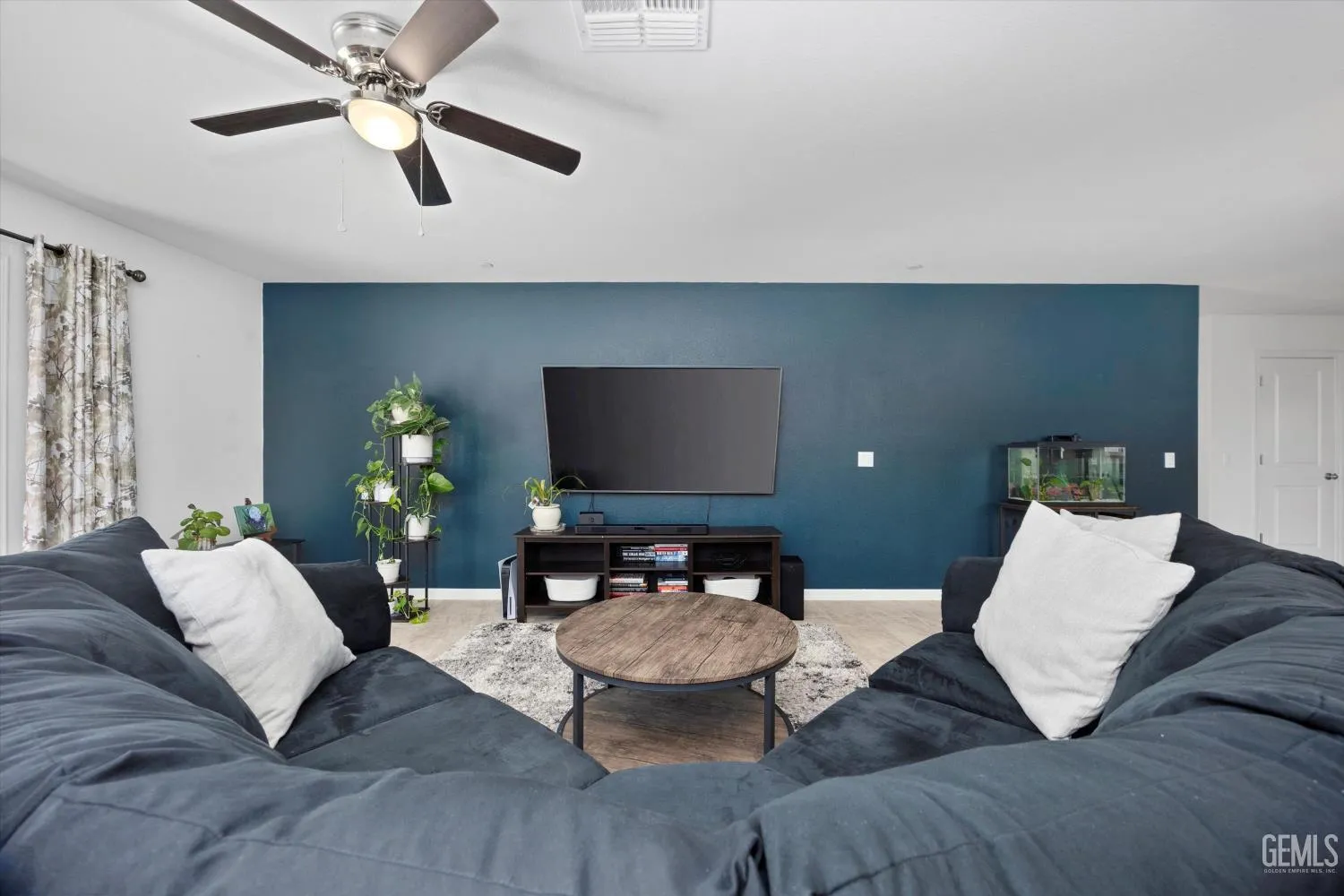 Bakersfield, California 93313, United States, 4 Bedrooms Bedrooms, ,2 BathroomsBathrooms,Residential,Active,146953