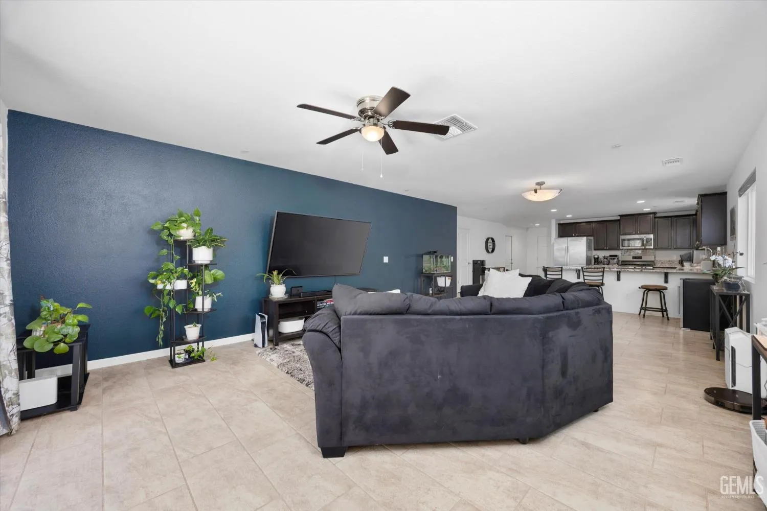 Bakersfield, California 93313, United States, 4 Bedrooms Bedrooms, ,2 BathroomsBathrooms,Residential,Active,146953