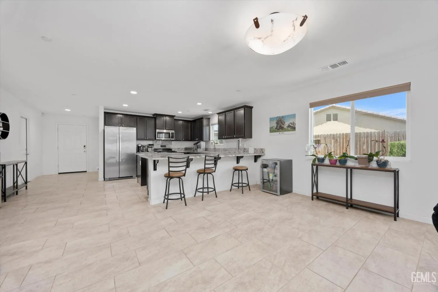 Bakersfield, California 93313, United States, 4 Bedrooms Bedrooms, ,2 BathroomsBathrooms,Residential,Active,146953