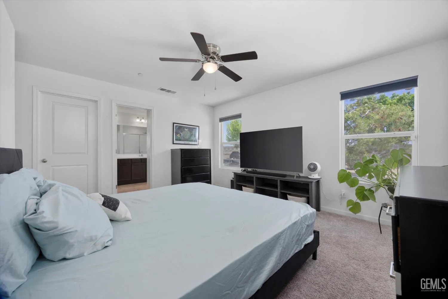 Bakersfield, California 93313, United States, 4 Bedrooms Bedrooms, ,2 BathroomsBathrooms,Residential,Active,146953