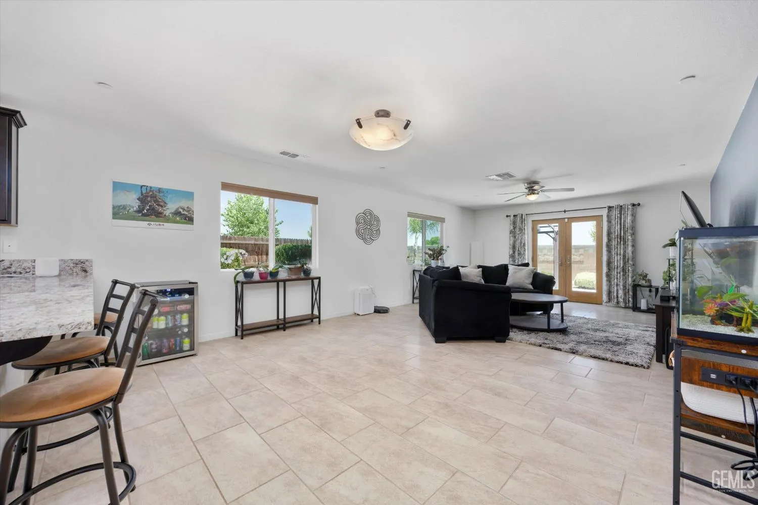 Bakersfield, California 93313, United States, 4 Bedrooms Bedrooms, ,2 BathroomsBathrooms,Residential,Active,146953