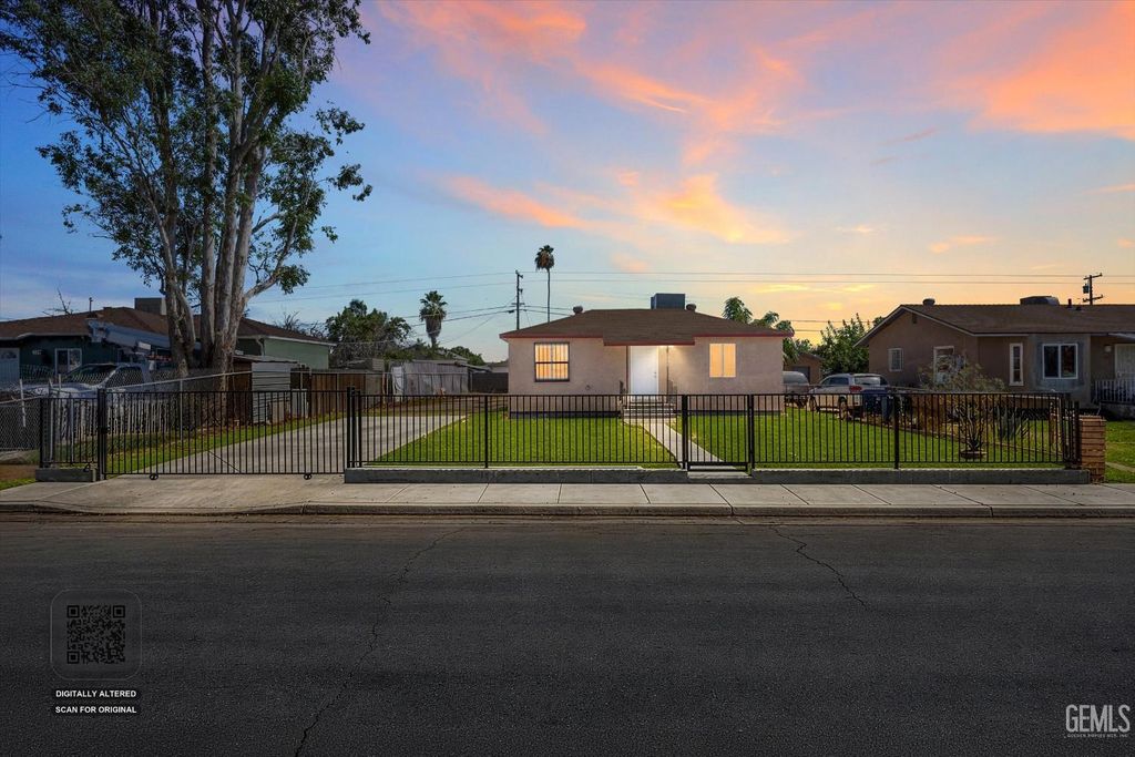 Photo of 1004 Casino Street, Bakersfield, CA 93307 (MLS # 202607682)