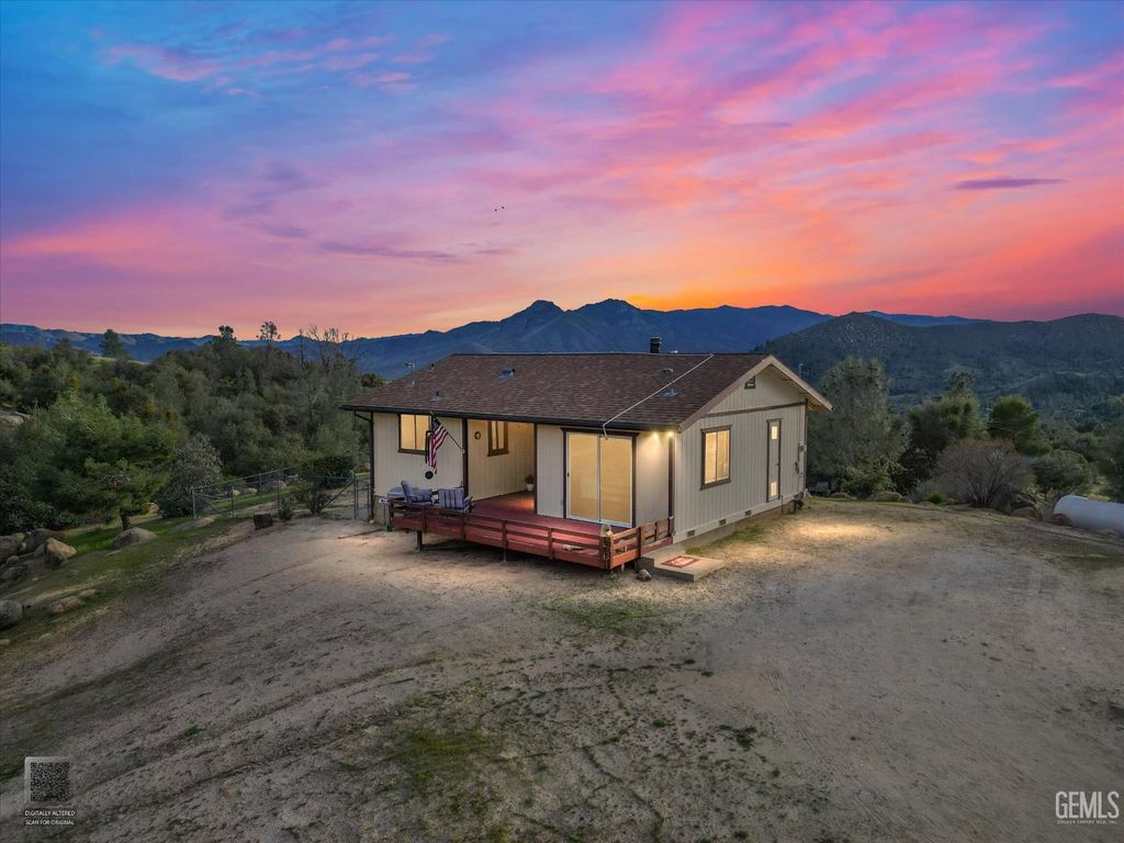 Photo of 9990 Fay Ranch Road, Weldon, CA 93283 (MLS # 202600798)