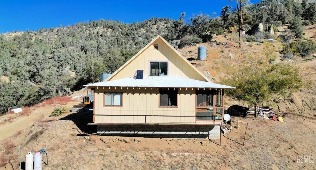 Photo of 5319 School Street, Havilah, CA 93518 (MLS # 202510788)