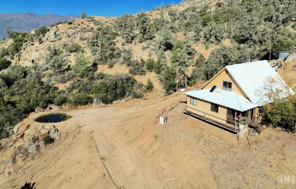 Photo of 5319 School Street, Havilah, CA 93518 (MLS # 202510788)