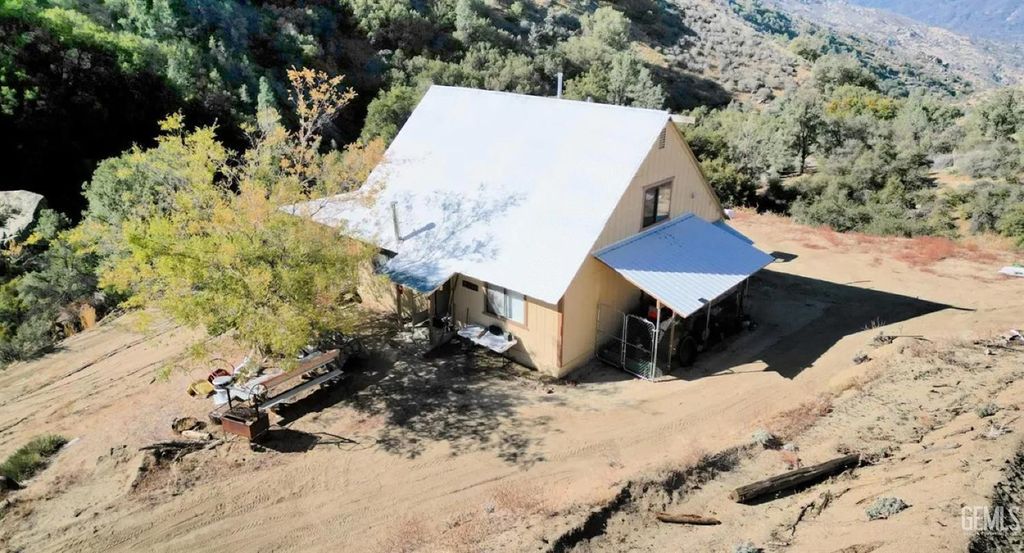 Photo of 5319 School Street, Havilah, CA 93518 (MLS # 202510788)