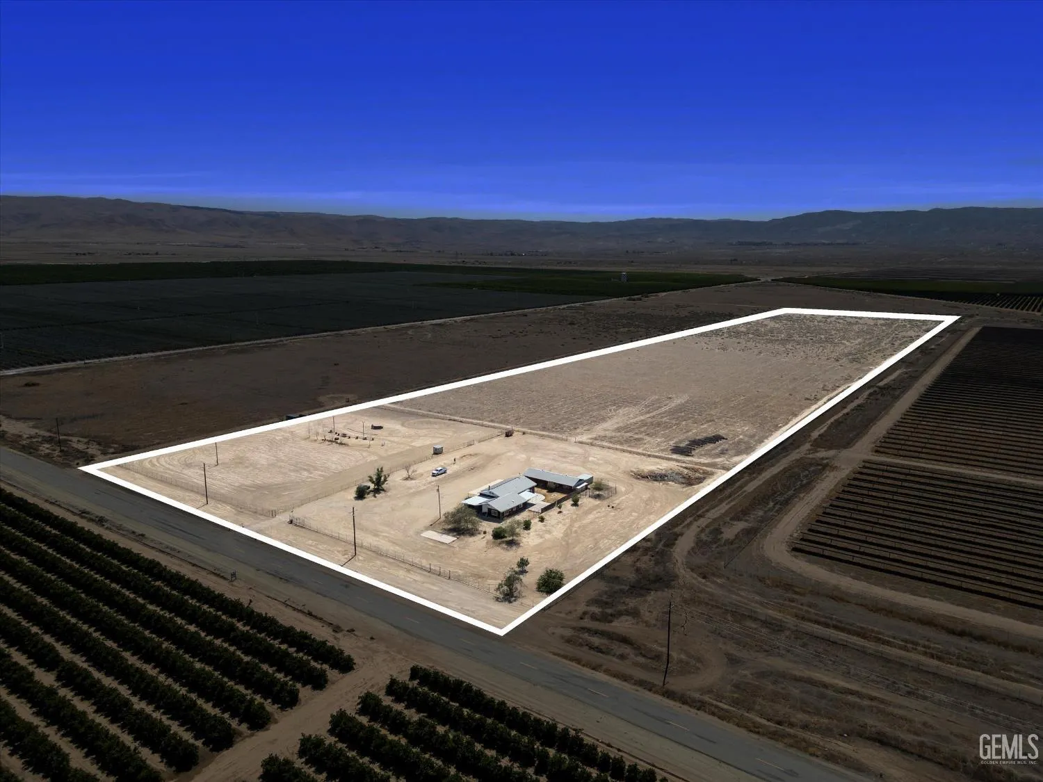 Maricopa, California 93252, United States, 5 Bedrooms Bedrooms, ,3 BathroomsBathrooms,Residential,Active,166164