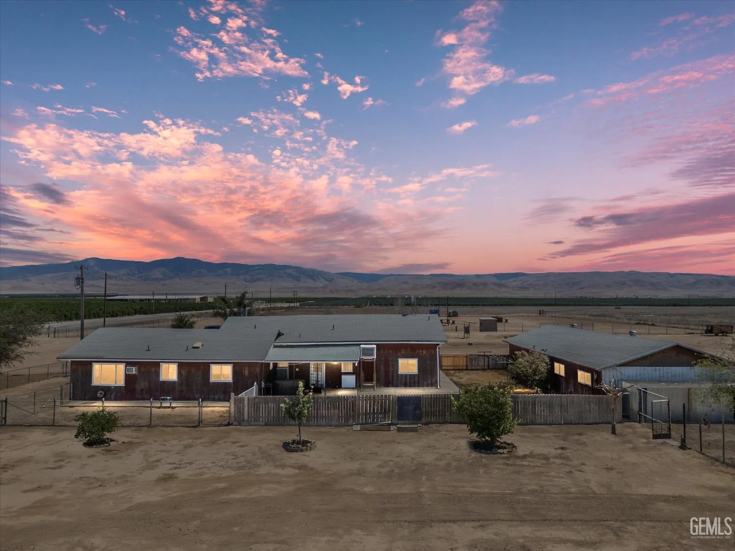 Maricopa, California 93252, United States, 5 Bedrooms Bedrooms, ,3 BathroomsBathrooms,Residential,Active,166164