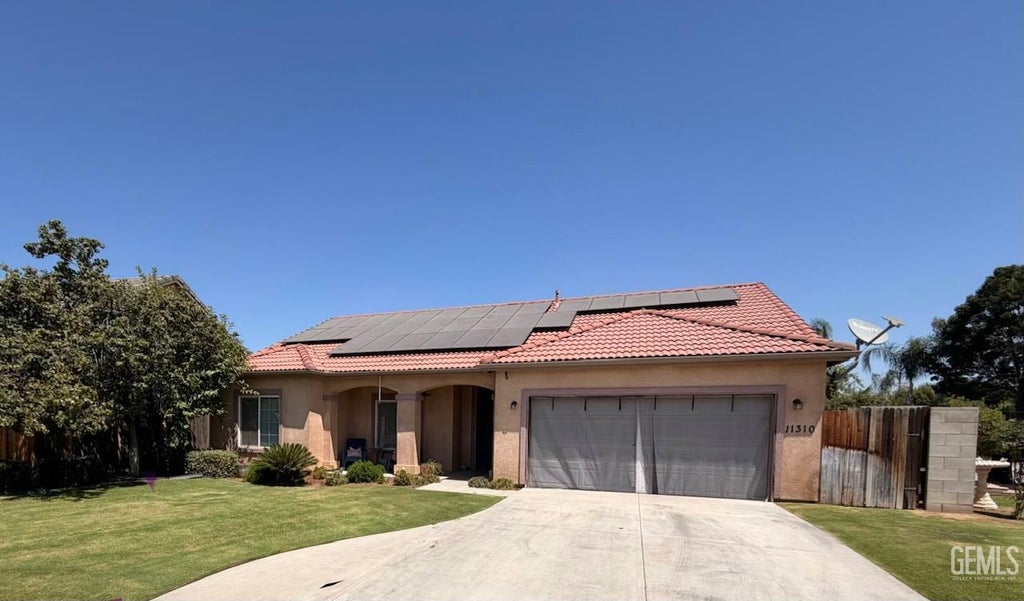 Photo of 11310 Presidential Road, Bakersfield, CA 93312 (MLS # 202609099)