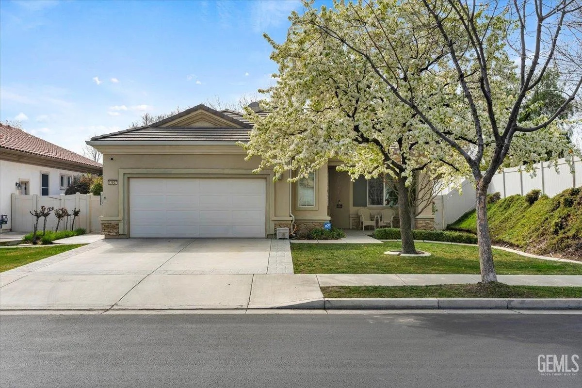 Bakersfield, California 93306, United States, 2 Bedrooms Bedrooms, ,2 BathroomsBathrooms,Residential,Active,4749