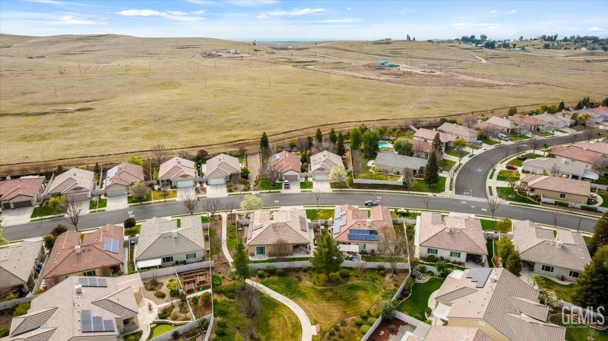 Bakersfield, California 93306, United States, 2 Bedrooms Bedrooms, ,2 BathroomsBathrooms,Residential,Active,4749