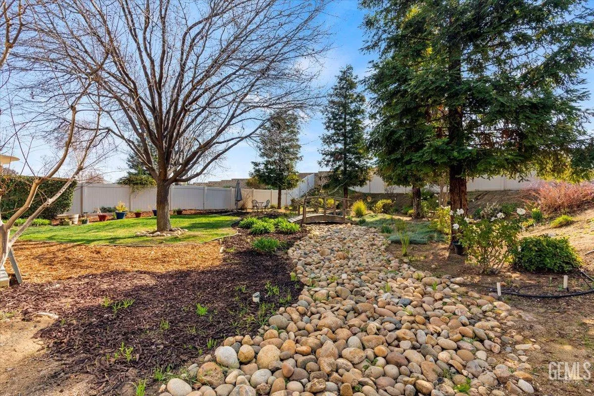 Bakersfield, California 93306, United States, 2 Bedrooms Bedrooms, ,2 BathroomsBathrooms,Residential,Active,4749