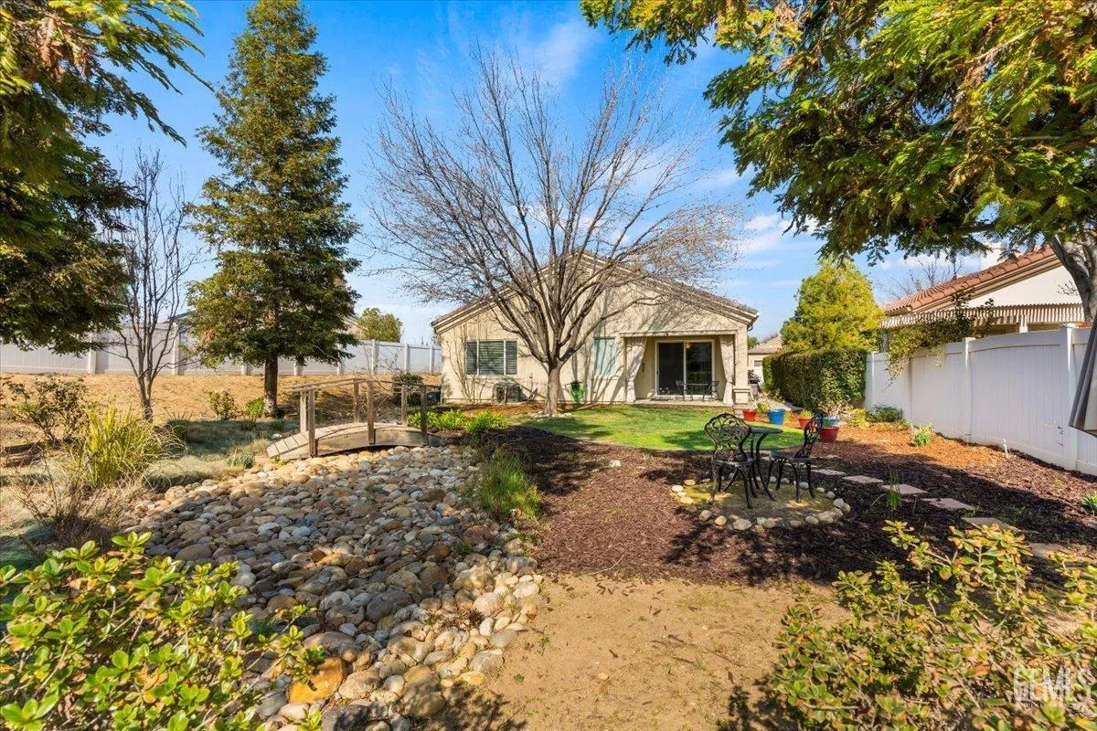 Bakersfield, California 93306, United States, 2 Bedrooms Bedrooms, ,2 BathroomsBathrooms,Residential,Active,4749