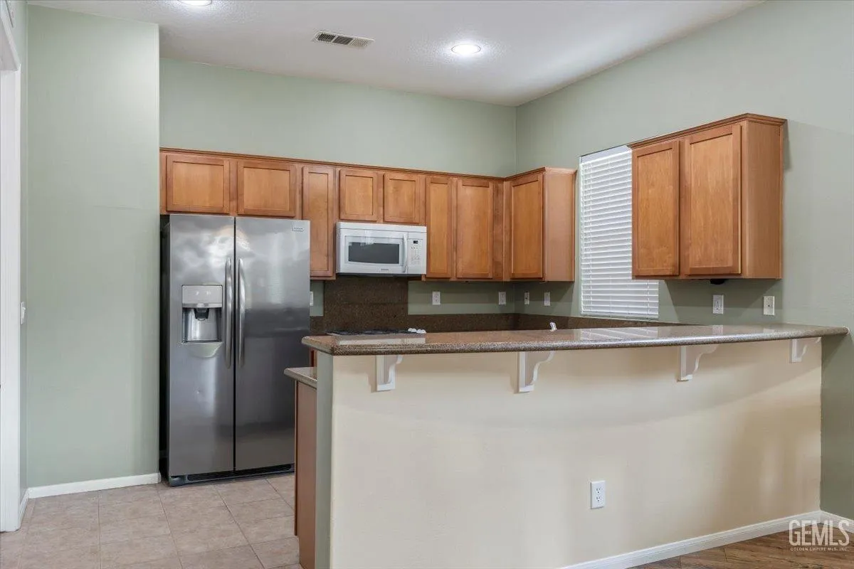 Bakersfield, California 93306, United States, 2 Bedrooms Bedrooms, ,2 BathroomsBathrooms,Residential,Active,4749