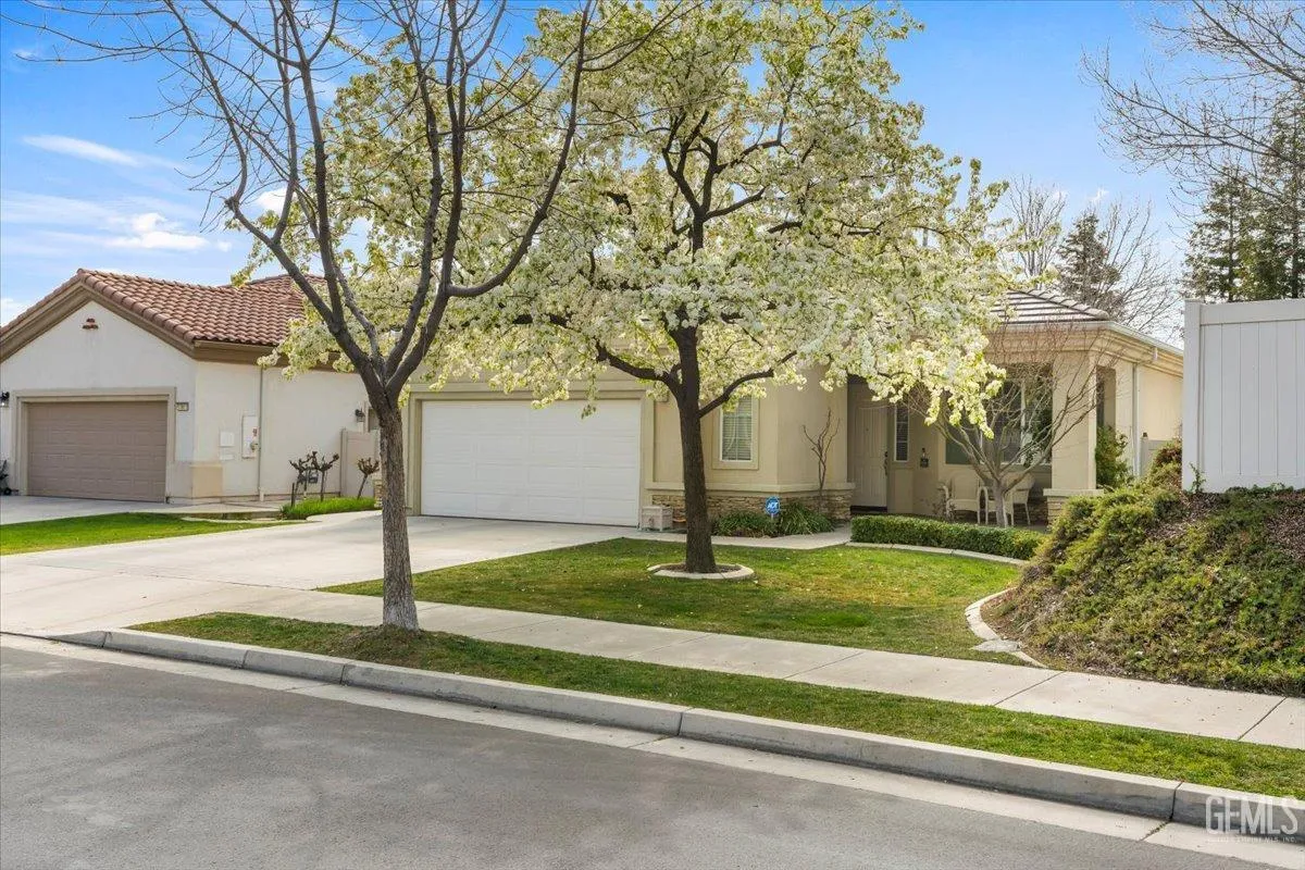 Bakersfield, California 93306, United States, 2 Bedrooms Bedrooms, ,2 BathroomsBathrooms,Residential,Active,4749