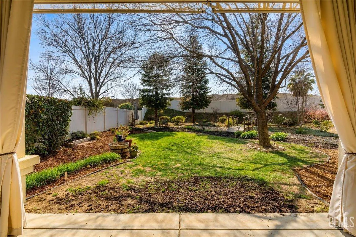 Bakersfield, California 93306, United States, 2 Bedrooms Bedrooms, ,2 BathroomsBathrooms,Residential,Active,4749