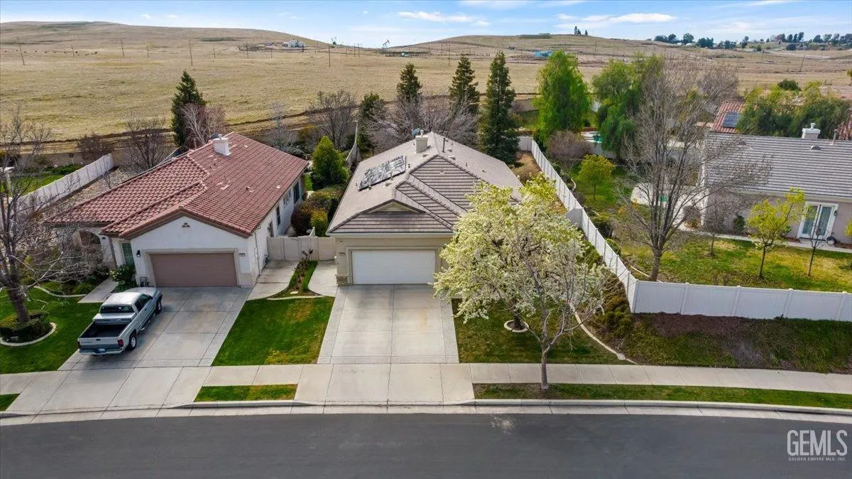 Bakersfield, California 93306, United States, 2 Bedrooms Bedrooms, ,2 BathroomsBathrooms,Residential,Active,4749