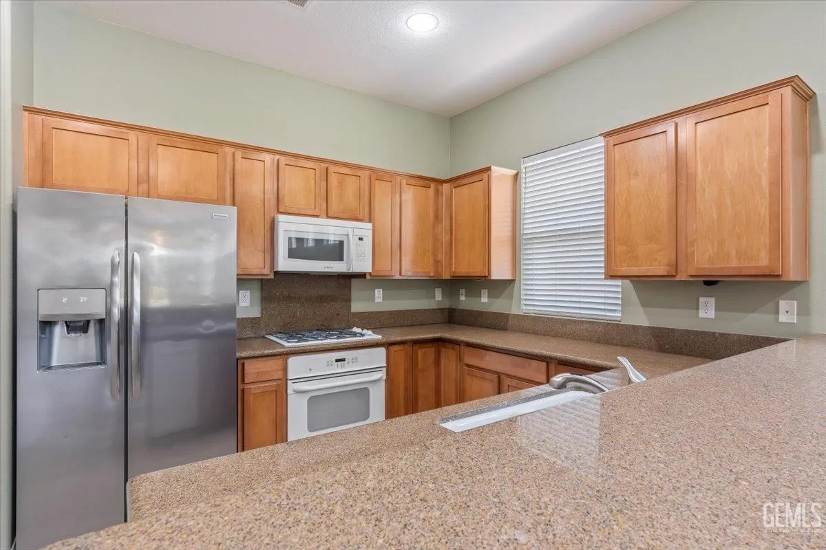 Bakersfield, California 93306, United States, 2 Bedrooms Bedrooms, ,2 BathroomsBathrooms,Residential,Active,4749