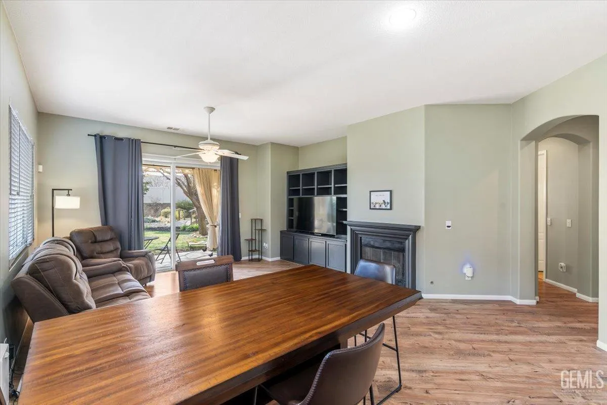 Bakersfield, California 93306, United States, 2 Bedrooms Bedrooms, ,2 BathroomsBathrooms,Residential,Active,4749