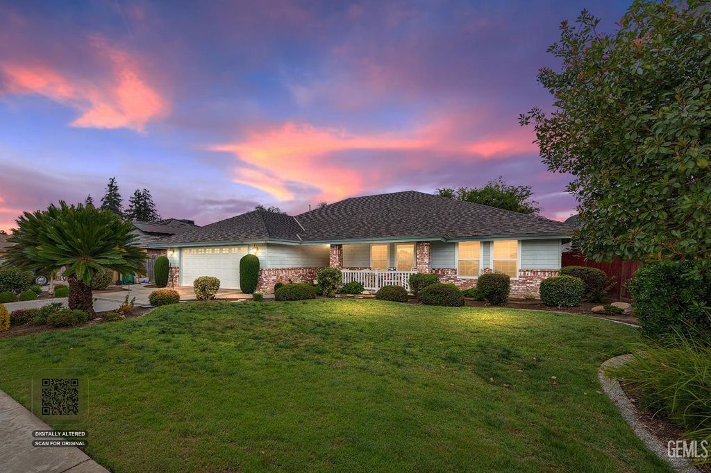 Photo of 1541 W Brian LN, Porterville, CA 93257 (MLS # 202607414)