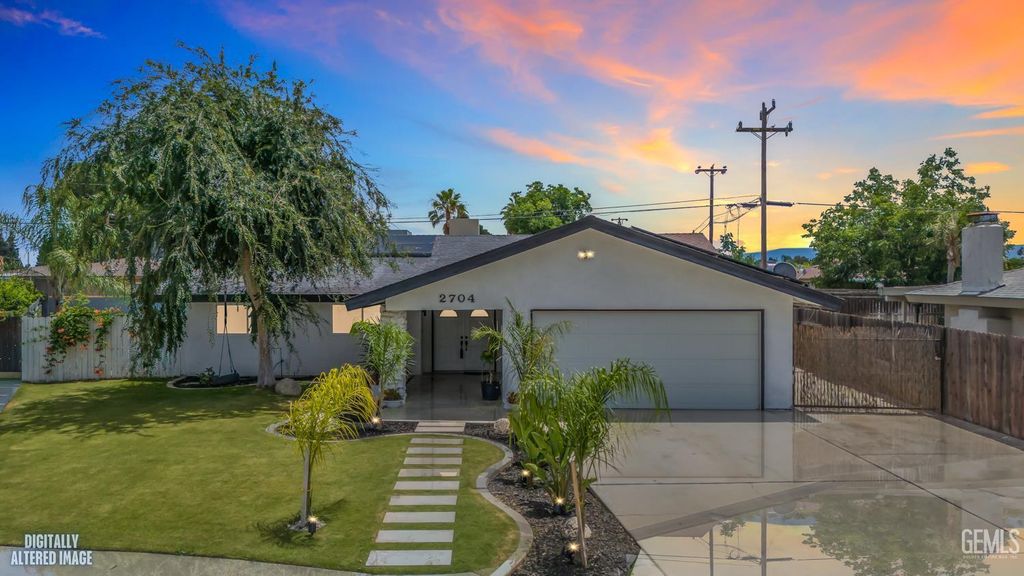 Photo of 2704 Daken Street, Bakersfield, CA 93309 (MLS # 202605982)