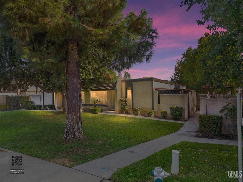 Photo of 3505 Sampson Court #D, Bakersfield, CA 93309 (MLS # 202610038)