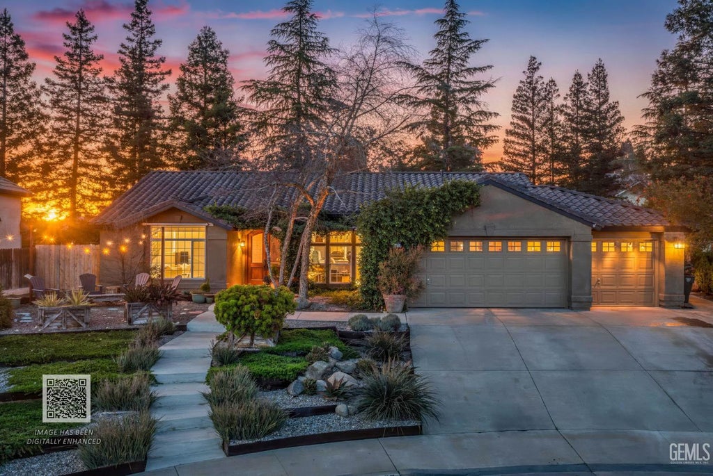 Photo of 5109 Ursa Court, Bakersfield, CA 93306 (MLS # 202608055)