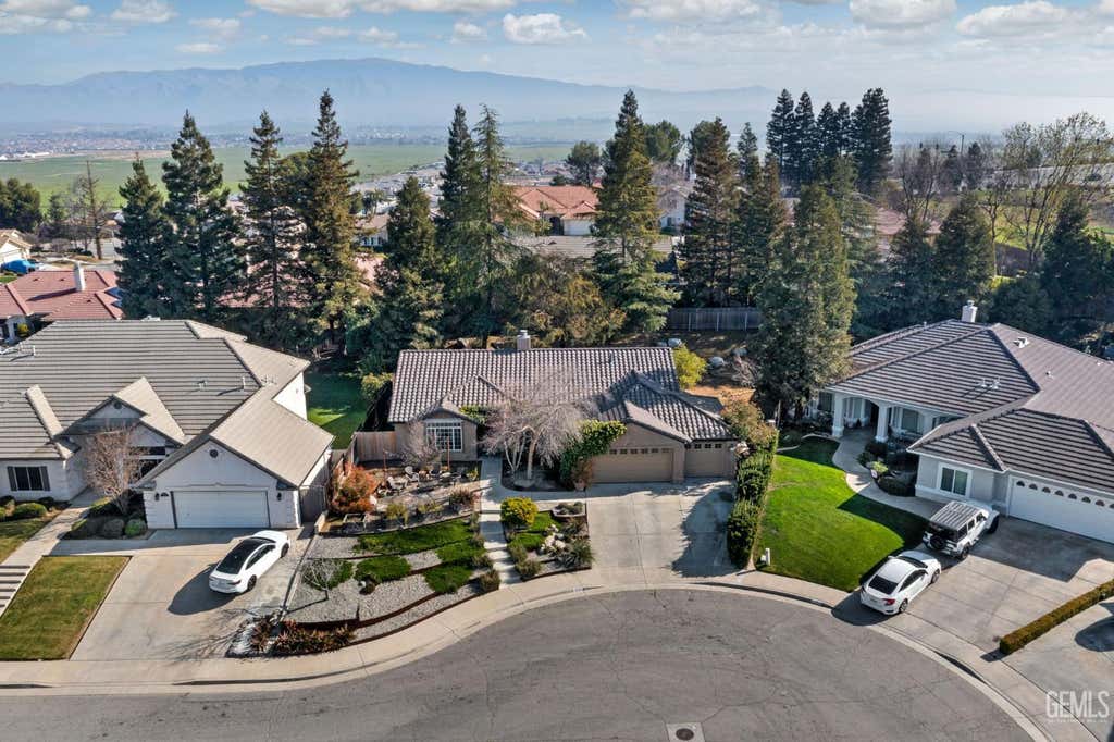 Photo of 5109 Ursa Court, Bakersfield, CA 93306 (MLS # 202608055)